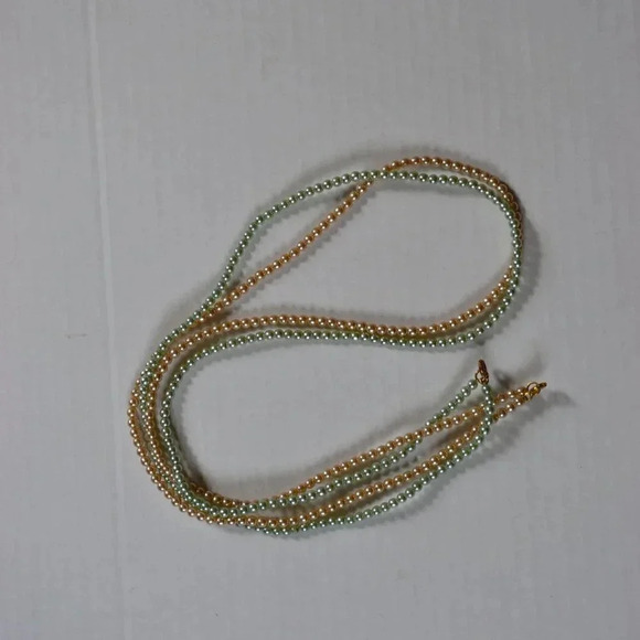 Pair of Pearl  Necklaces - Picture 3 of 6